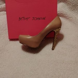 New betsey Johnson heels